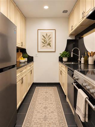 449 West 44th Street 2-F Clinton New York NY 10036