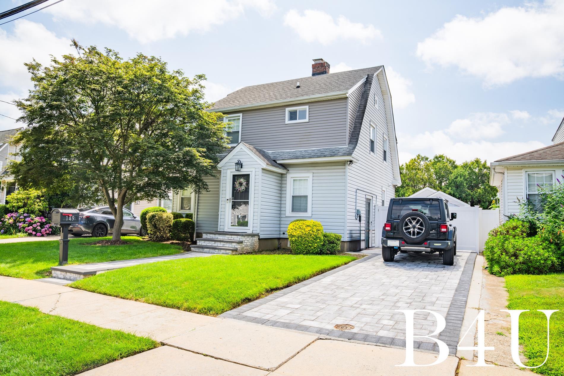 149 Emory Road Out of NYC Mineola NY 11501