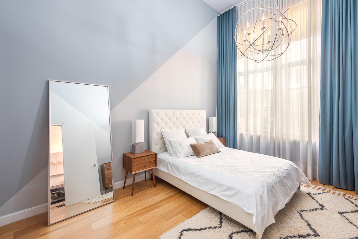 27-28 Thomson Avenue 225 Long Island City Queens NY 11101