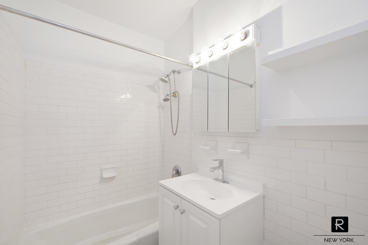 180 Seventh Avenue Chelsea New York NY 10011