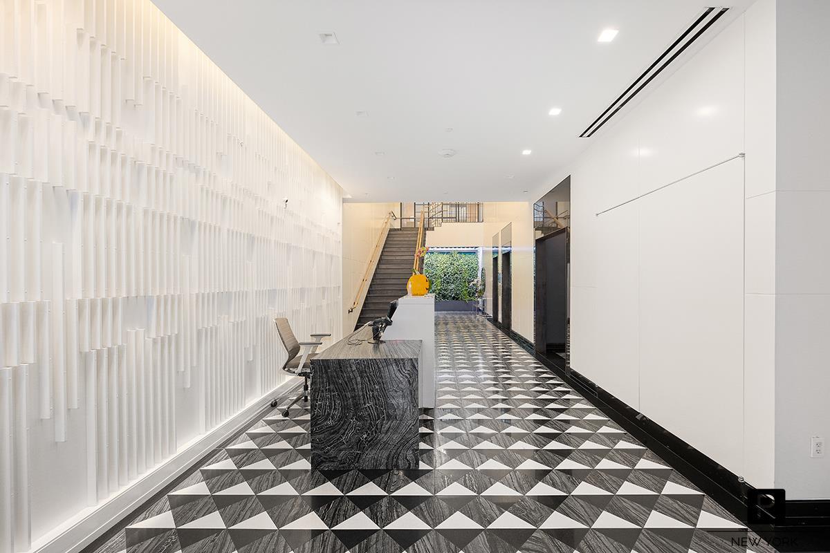 200 East 21st Street Gramercy Park New York NY 10010