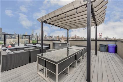 11-12 44th Drive 4-D Long Island City Queens NY 11101