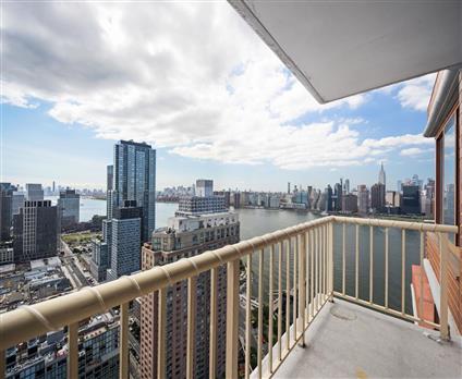 4-74 48th Avenue PH-2A Hunters Point Queens NY 11109