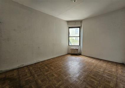 21-15 33rd Street 2-C Steinway-Ditmars Queens NY 11105