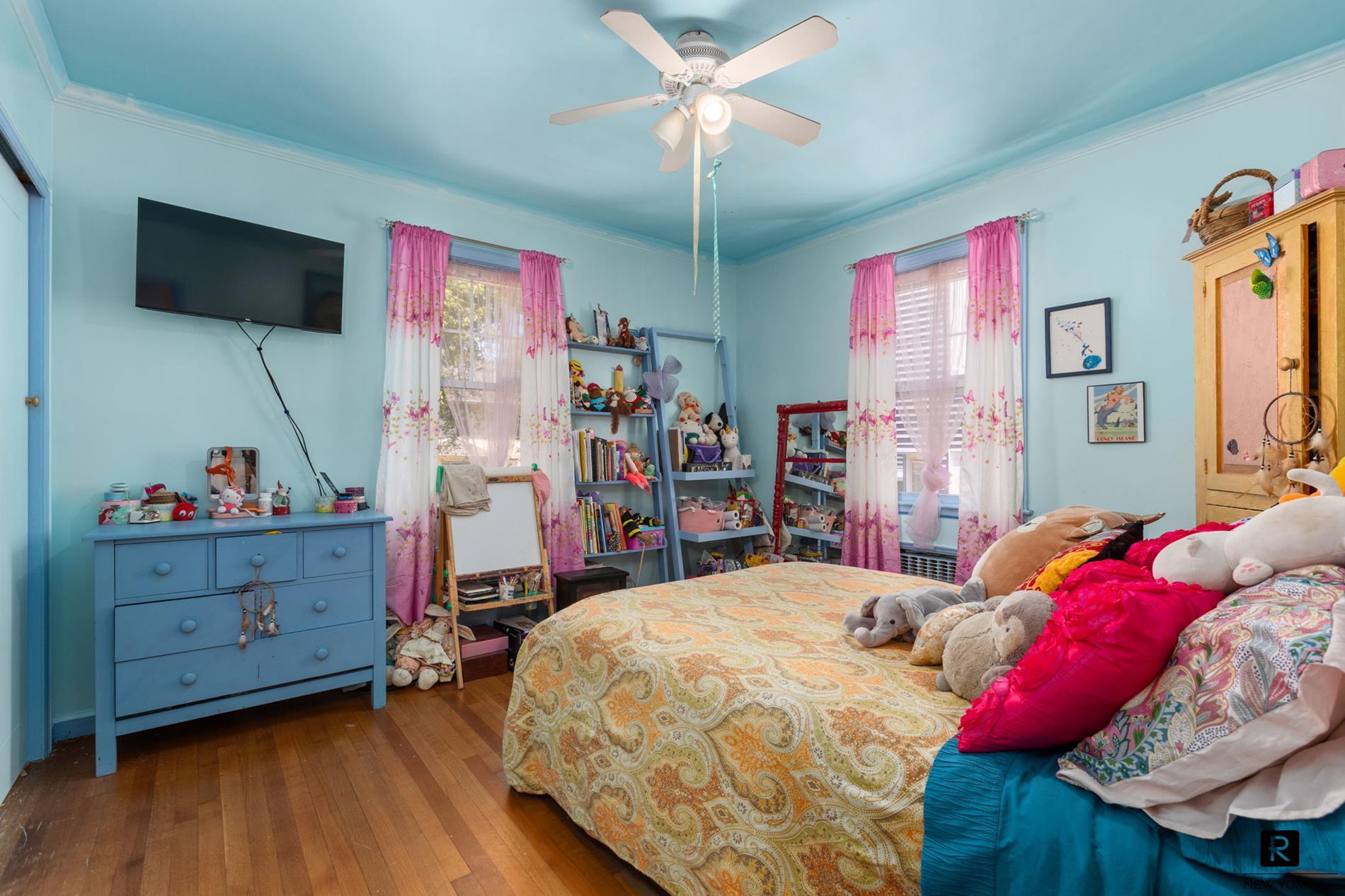 37 Centre Street Pelham Gardens Bronx NY 10464