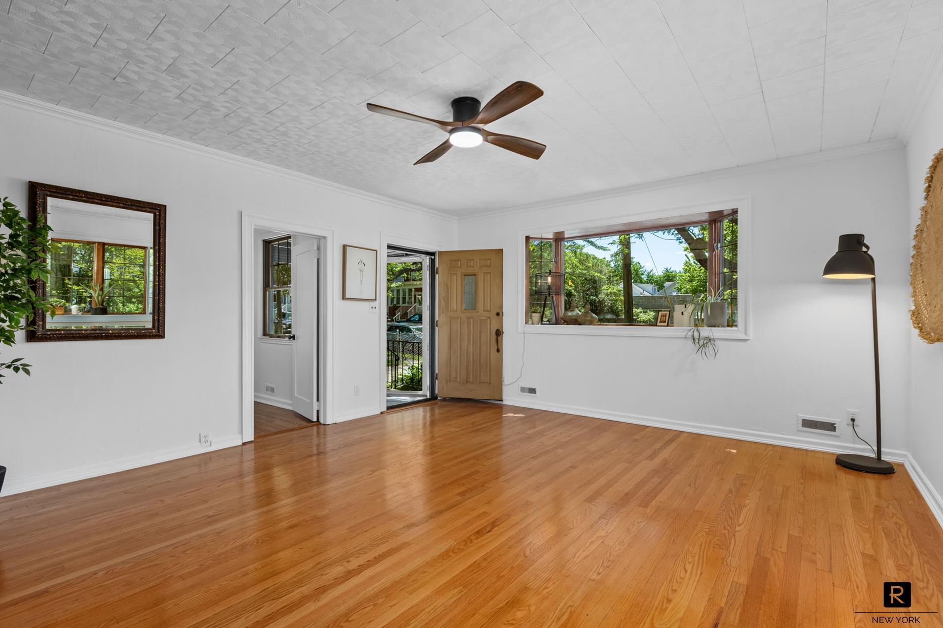 25 Bay Street Throgs Neck Bronx NY 10464