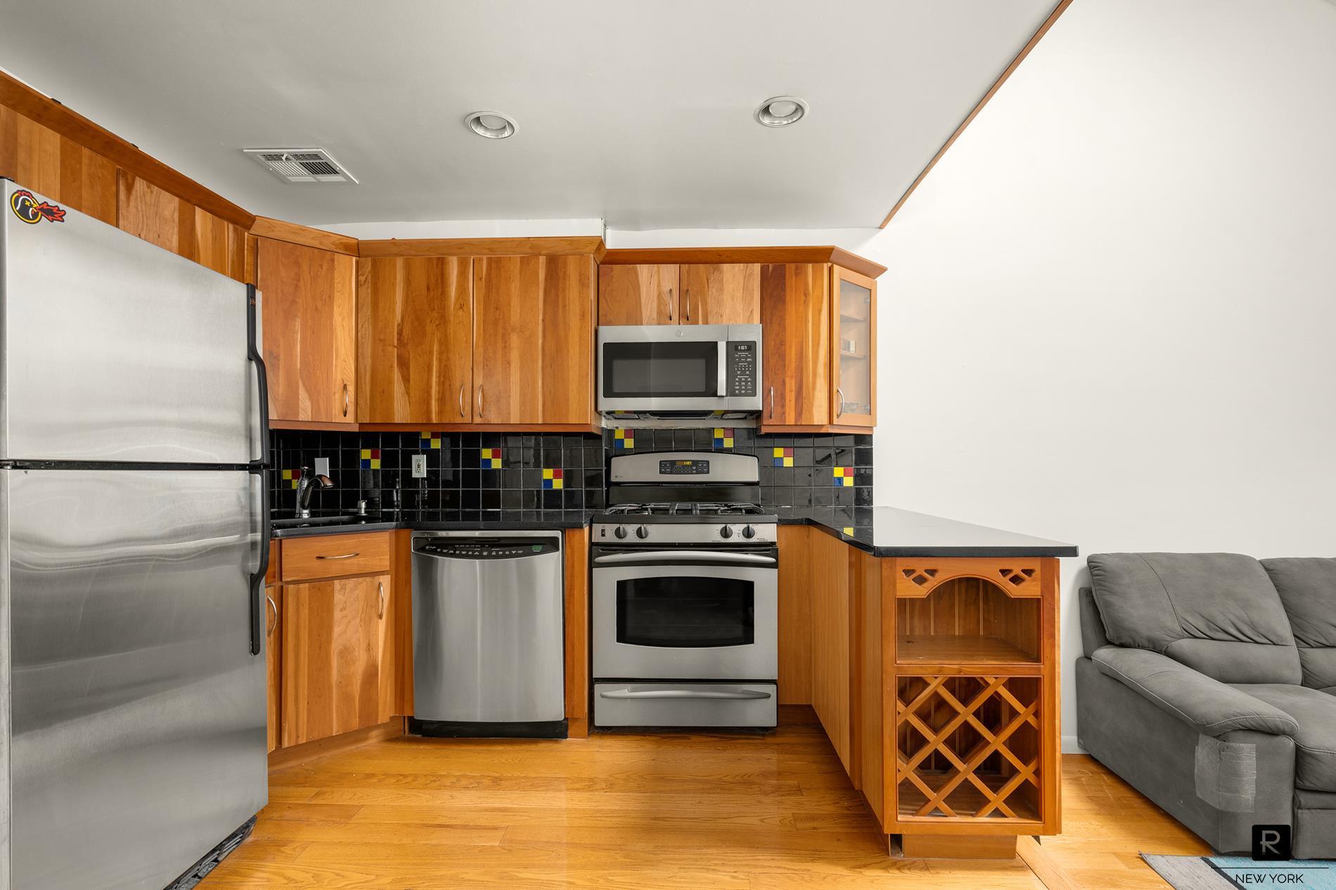 211 Thompson Street Greenwich Village New York NY 10012