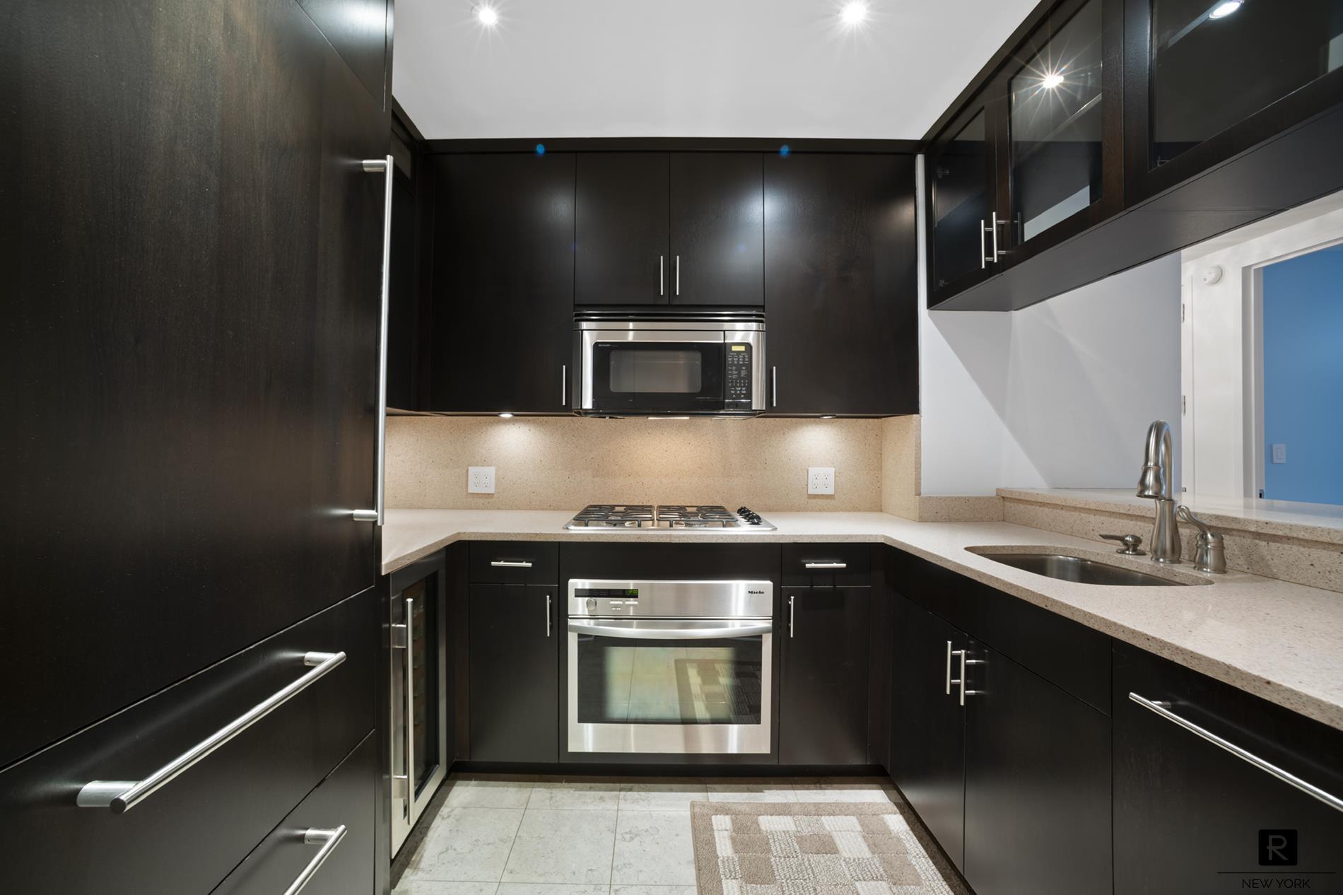 300 East 55th Street Midtown East New York NY 10022