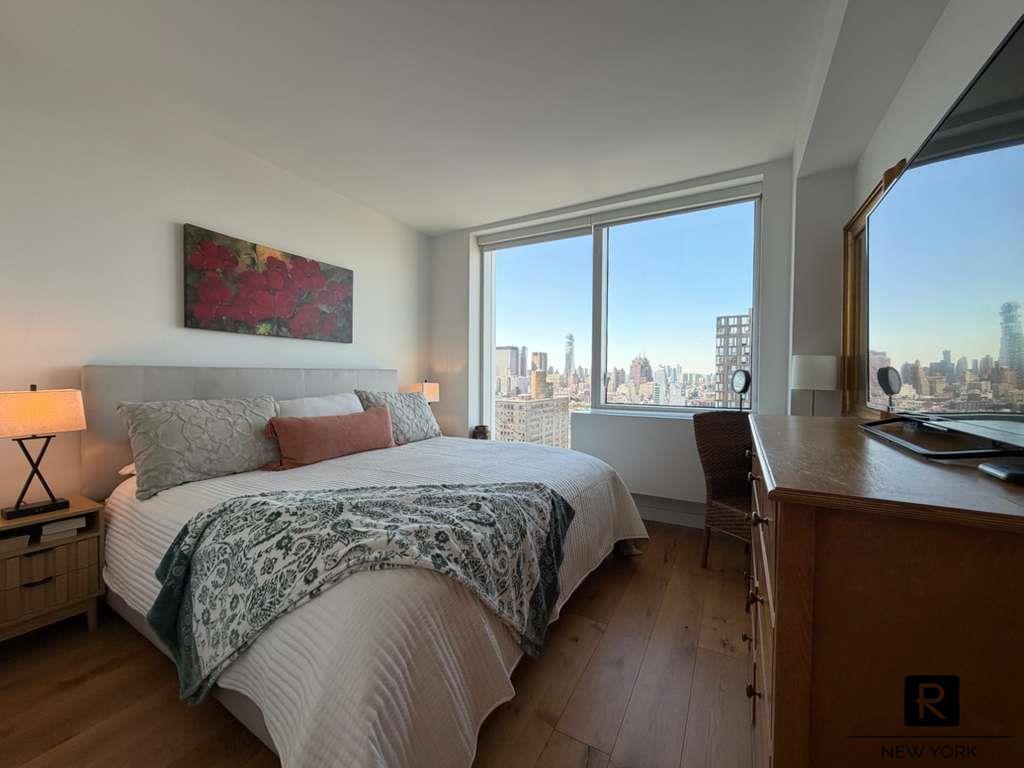 180 Broome Street Lower East Side New York NY 10002