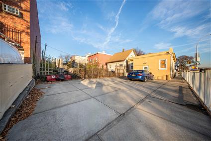 23-34 Sound Street Astoria Astoria NY 11105