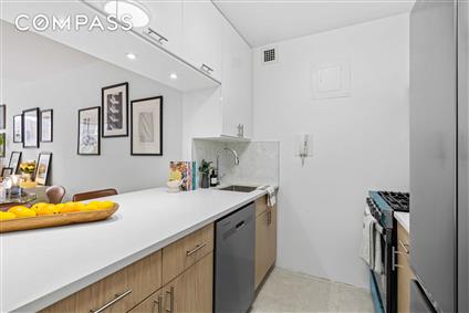 400 East 54th Street 22-D Sutton Place New York NY 10022