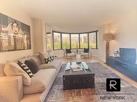 330 East 38th Street Murray Hill New York NY 10016