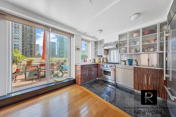 211 East 53rd Street Midtown East New York NY 10022