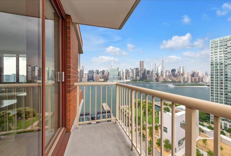 4-74 48th Avenue 20-B Hunters Point Queens NY 11109