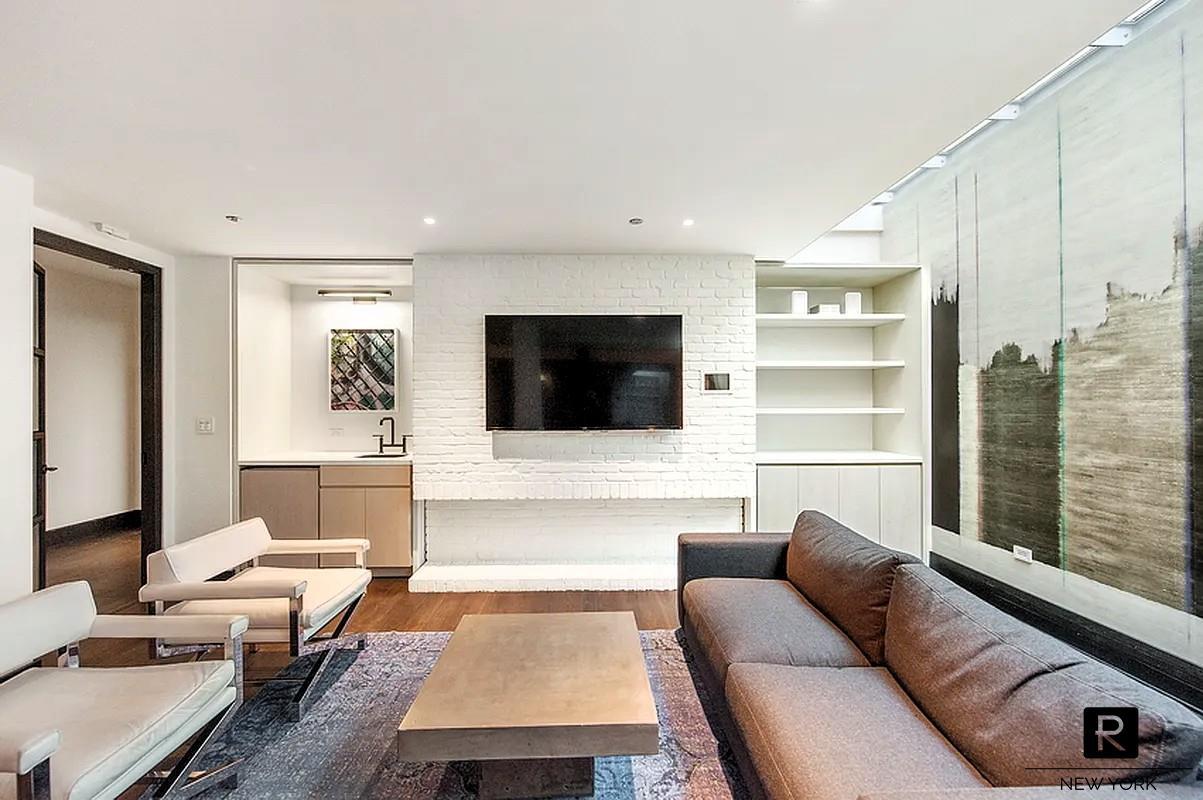 211 East 13th Street E. Greenwich Village New York NY 10003