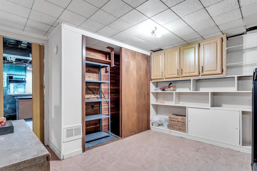 38-02 254th Street Little Neck Queens NY 11363