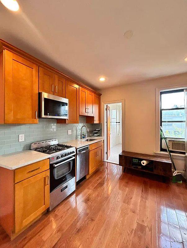 348 South 4th Street, Apt 4-R, Brooklyn, NY 11211