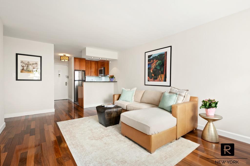2 Charlton Street Soho New York NY 10014