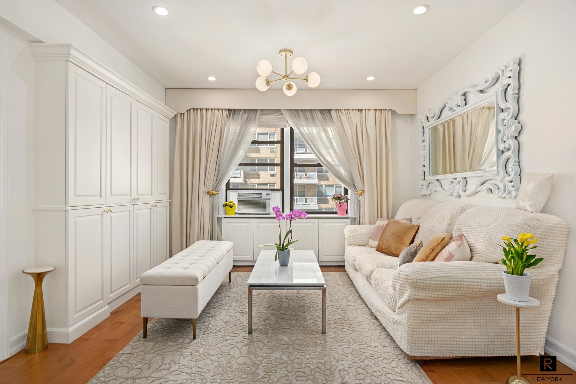 54 East 8th Street Greenwich Village New York NY 10003