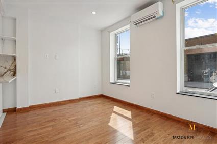 10-57 50th Avenue DPLX Long Island City Queens NY 11101