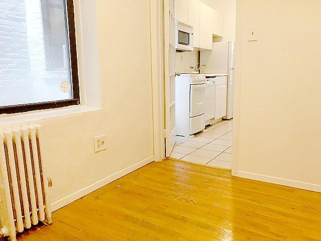 107 Thompson Street Soho New York NY 10012