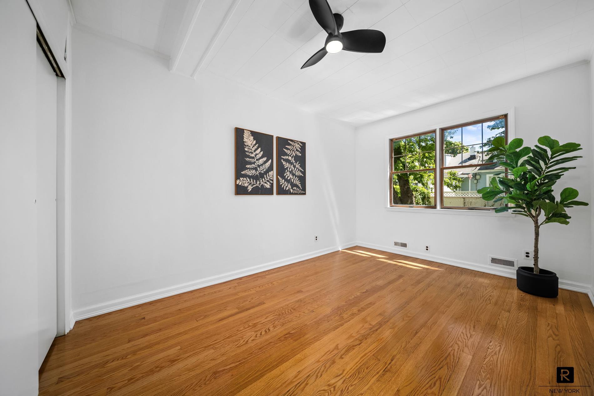25 Bay Street Throgs Neck Bronx NY 10464