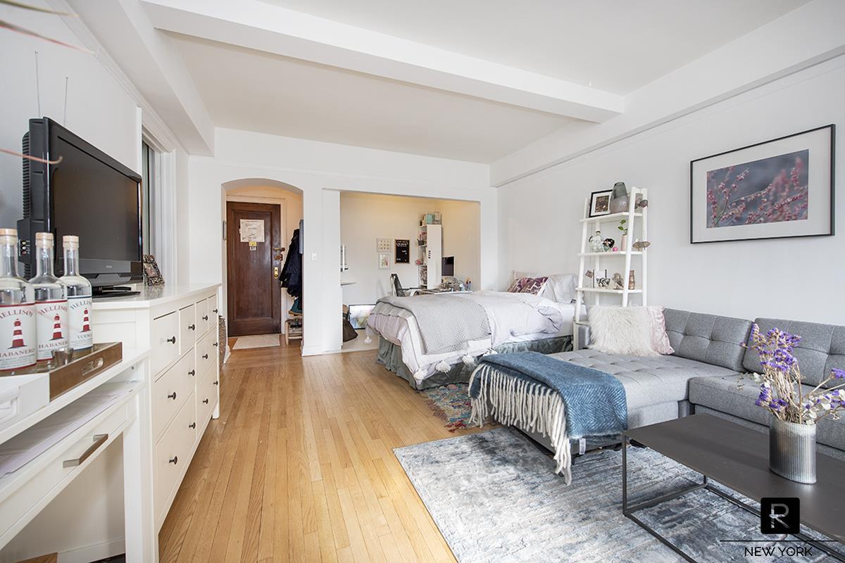 353 West 56th Street Midtown West New York NY 10019