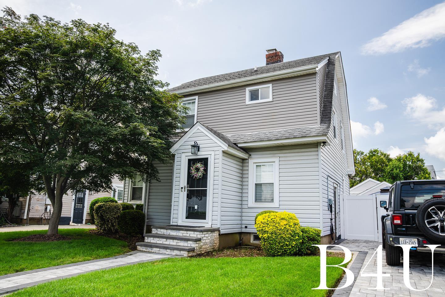 149 Emory Road Out of NYC Mineola NY 11501