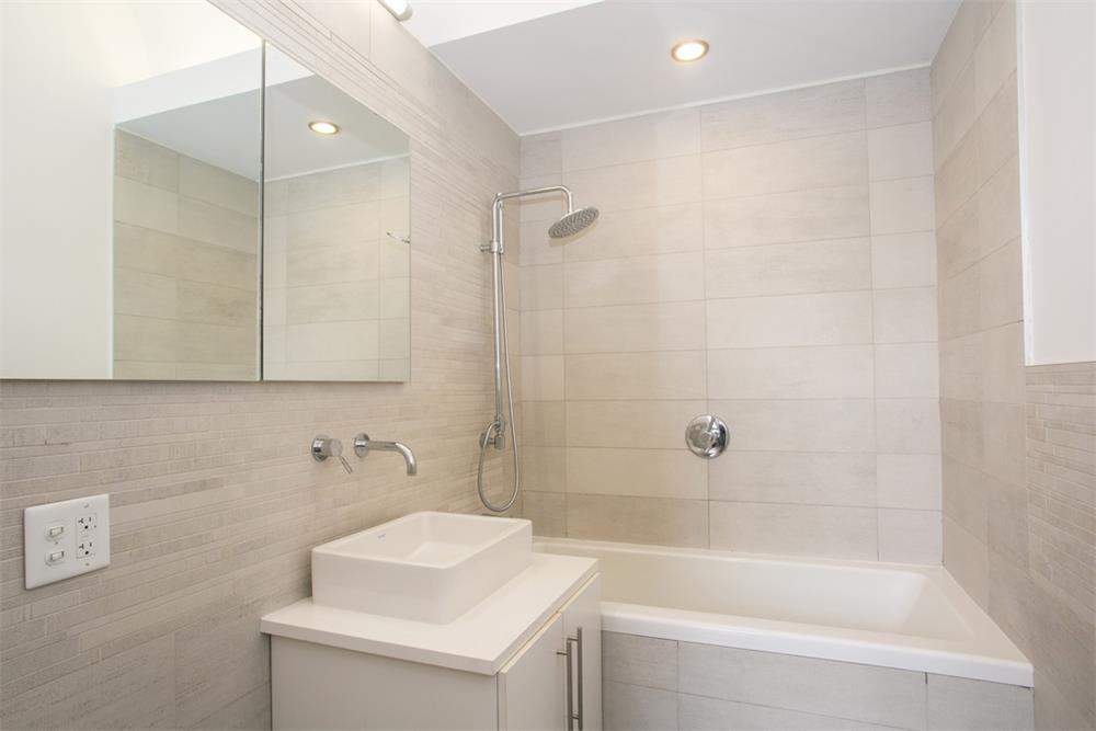 390 Lorimer Street Williamsburg Brooklyn NY 11206