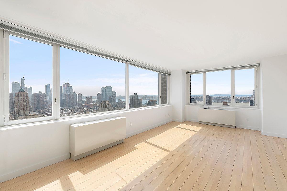 322 West 57th Street, Apt 42-U, New York, NY 10019