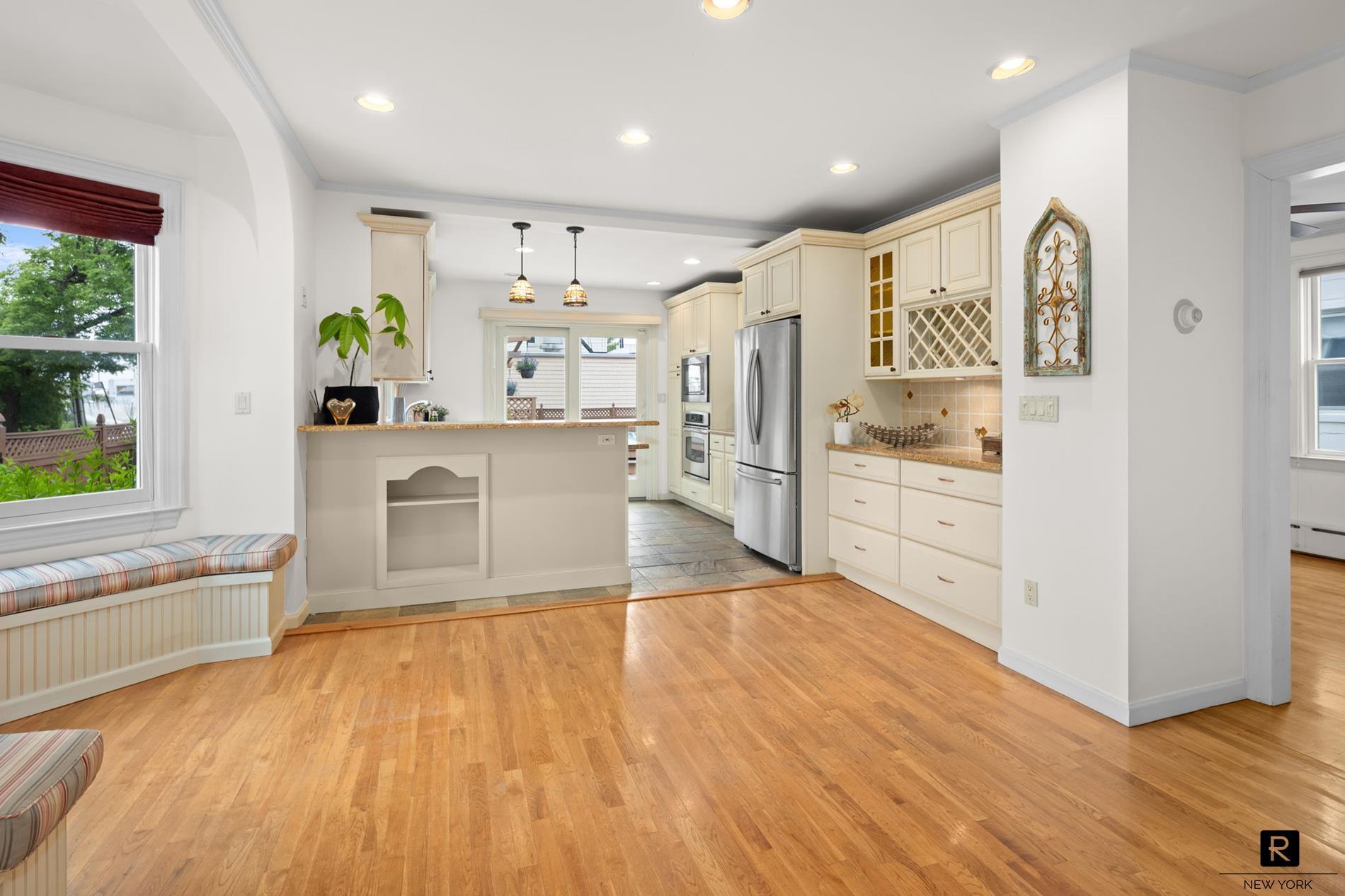 551 Minnieford Avenue Throgs Neck Bronx NY 10464