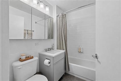 4-74 48th Avenue 28-E Hunters Point Queens NY 11109