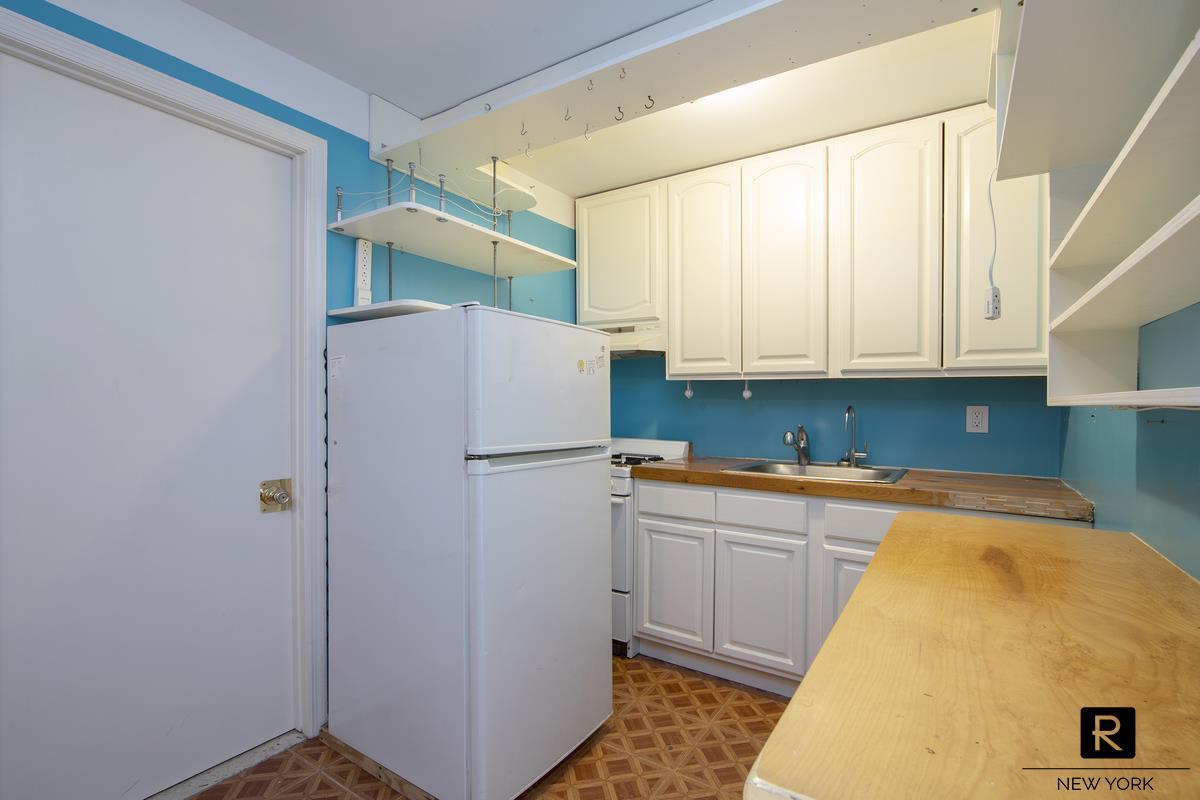 422 East 10th Street E. Greenwich Village New York NY 10009