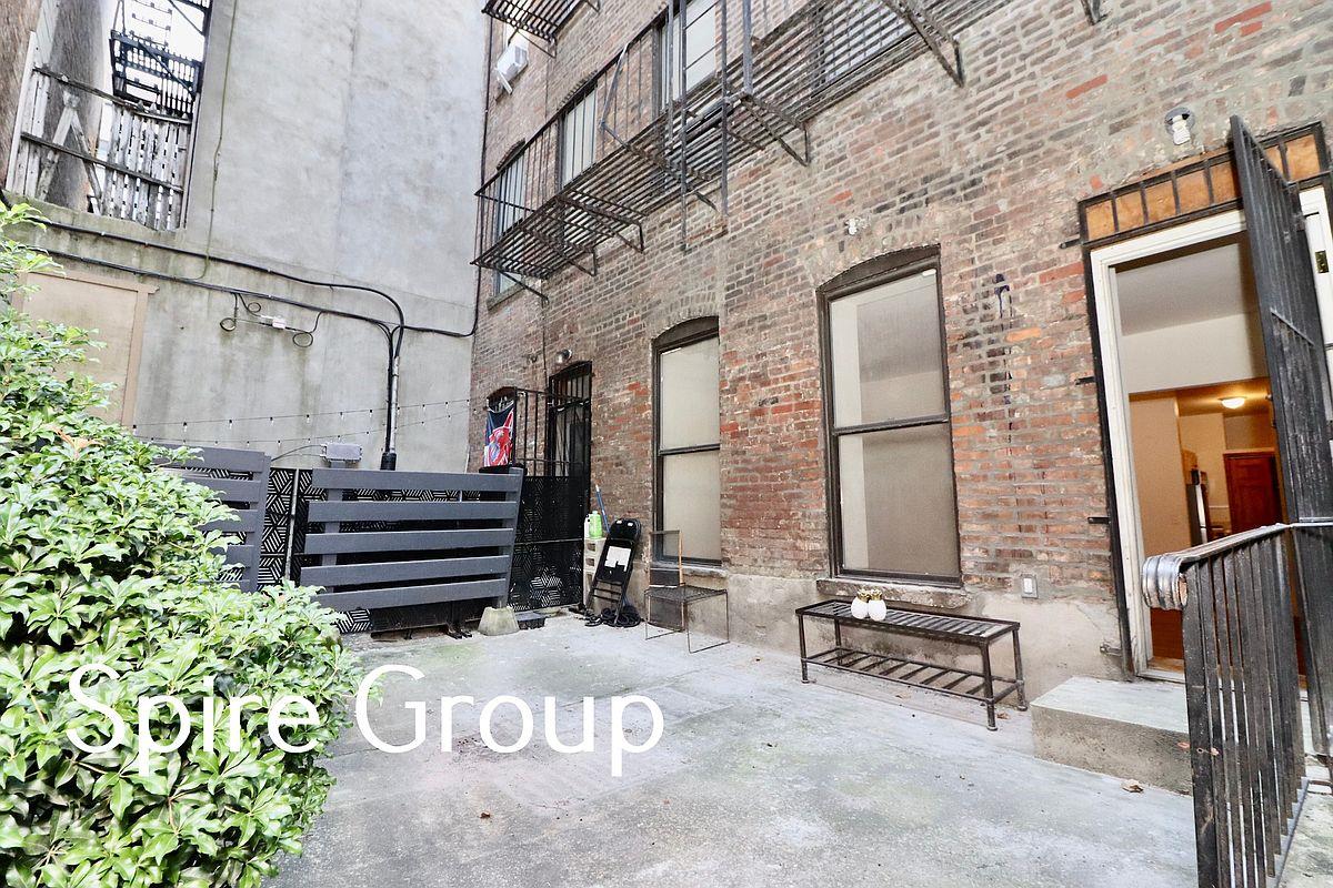 814 Tenth Avenue, Apt 1-R, New York, NY 10019