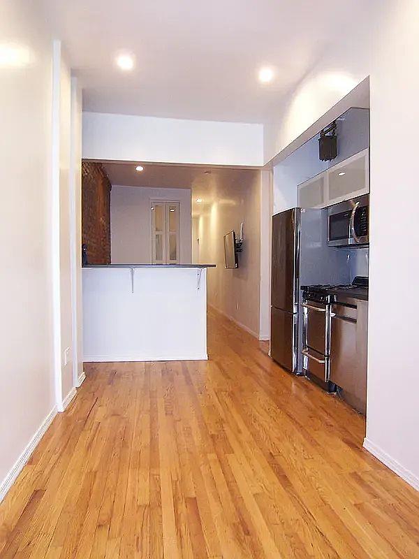 453 West 46th Street, Apt 2-B, New York, NY 10036