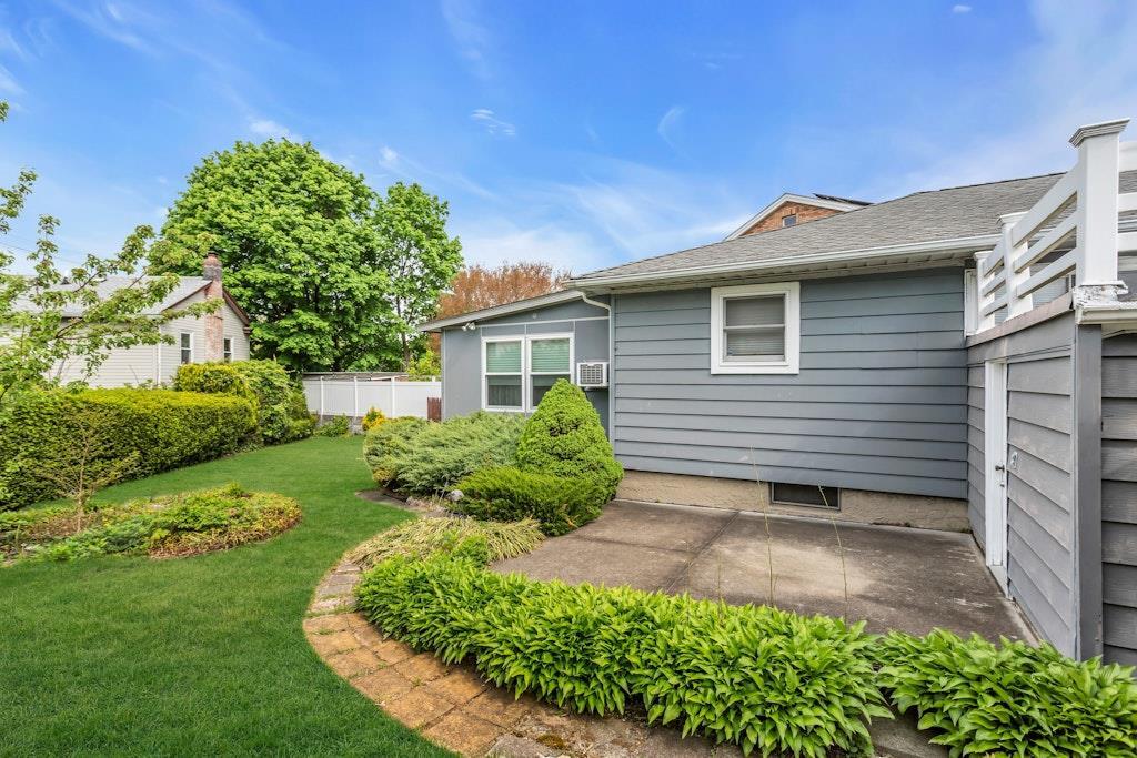 38-02 254th Street Little Neck Queens NY 11363