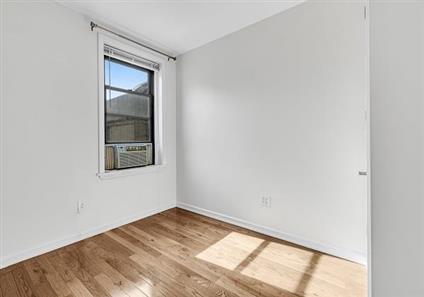 21-05 33rd Street 5-D Steinway-Ditmars Queens NY 11105