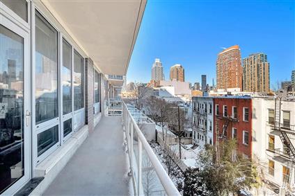 5-49 Borden Avenue 4-B Hunters Point Queens NY 11101
