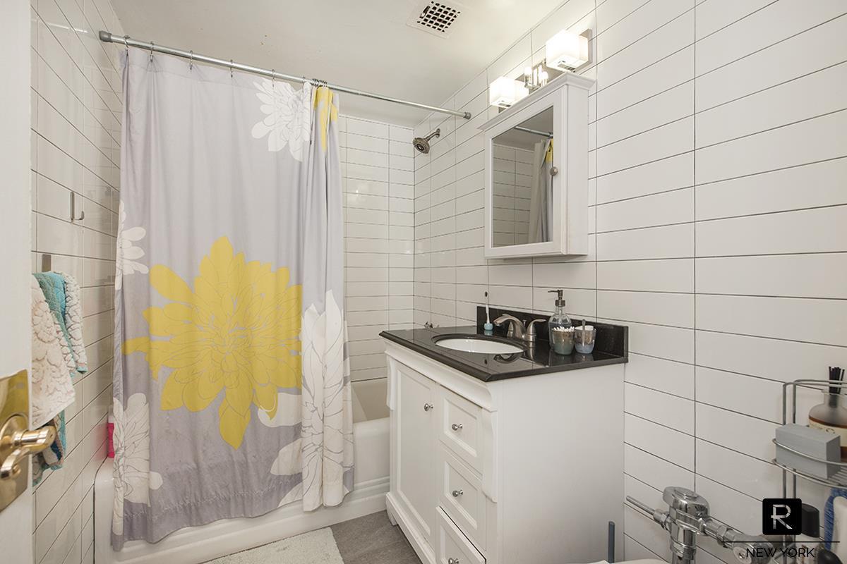 353 West 56th Street Midtown West New York NY 10019