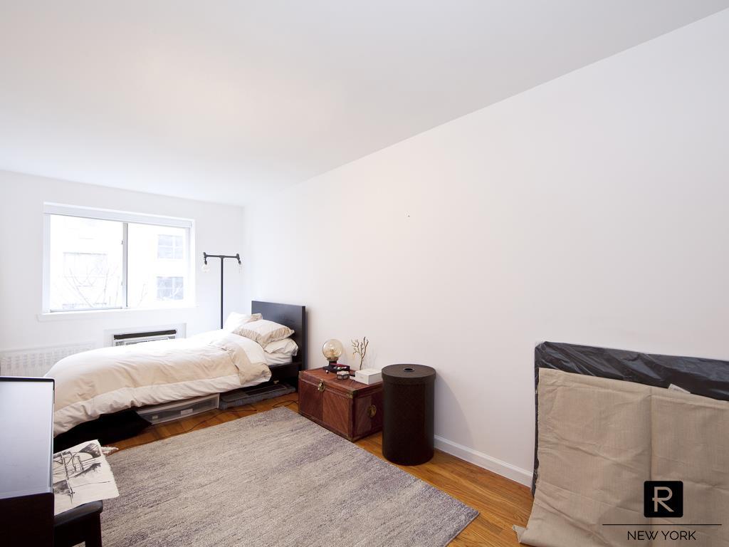 422 East 10th Street E. Greenwich Village New York NY 10009