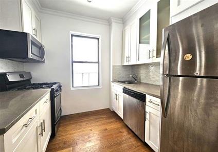 21-28 35th Street 2-G Steinway-Ditmars Queens NY 11105