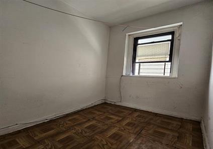 21-15 33rd Street 2-C Steinway-Ditmars Queens NY 11105