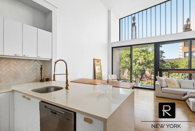 364 Myrtle Avenue Fort Greene Brooklyn NY 11205