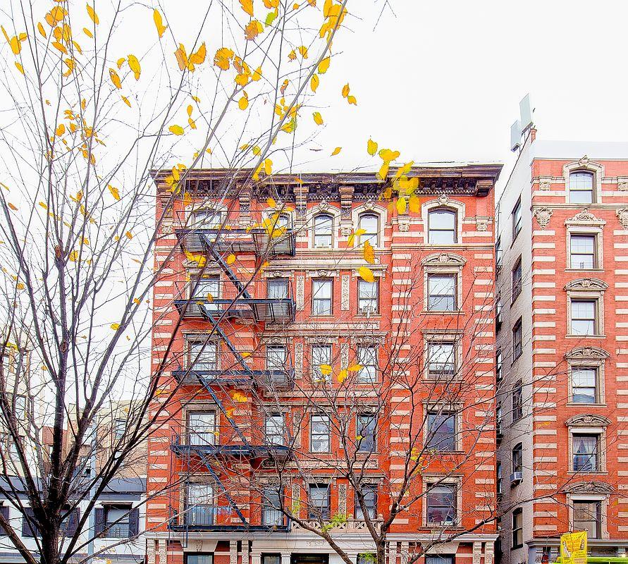 233 East 9th Street, Apt Building, New York, NY 10003