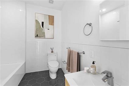 27 Saint Marks Place 2-CD E. Greenwich Village New York NY 10003