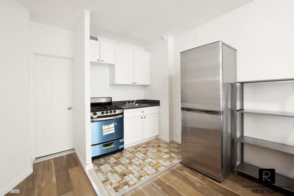 439 West 48th Street Midtown West New York NY 10036