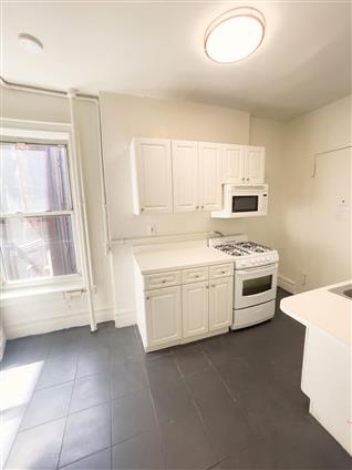 172 Spring Street 13 Soho New York NY 10012