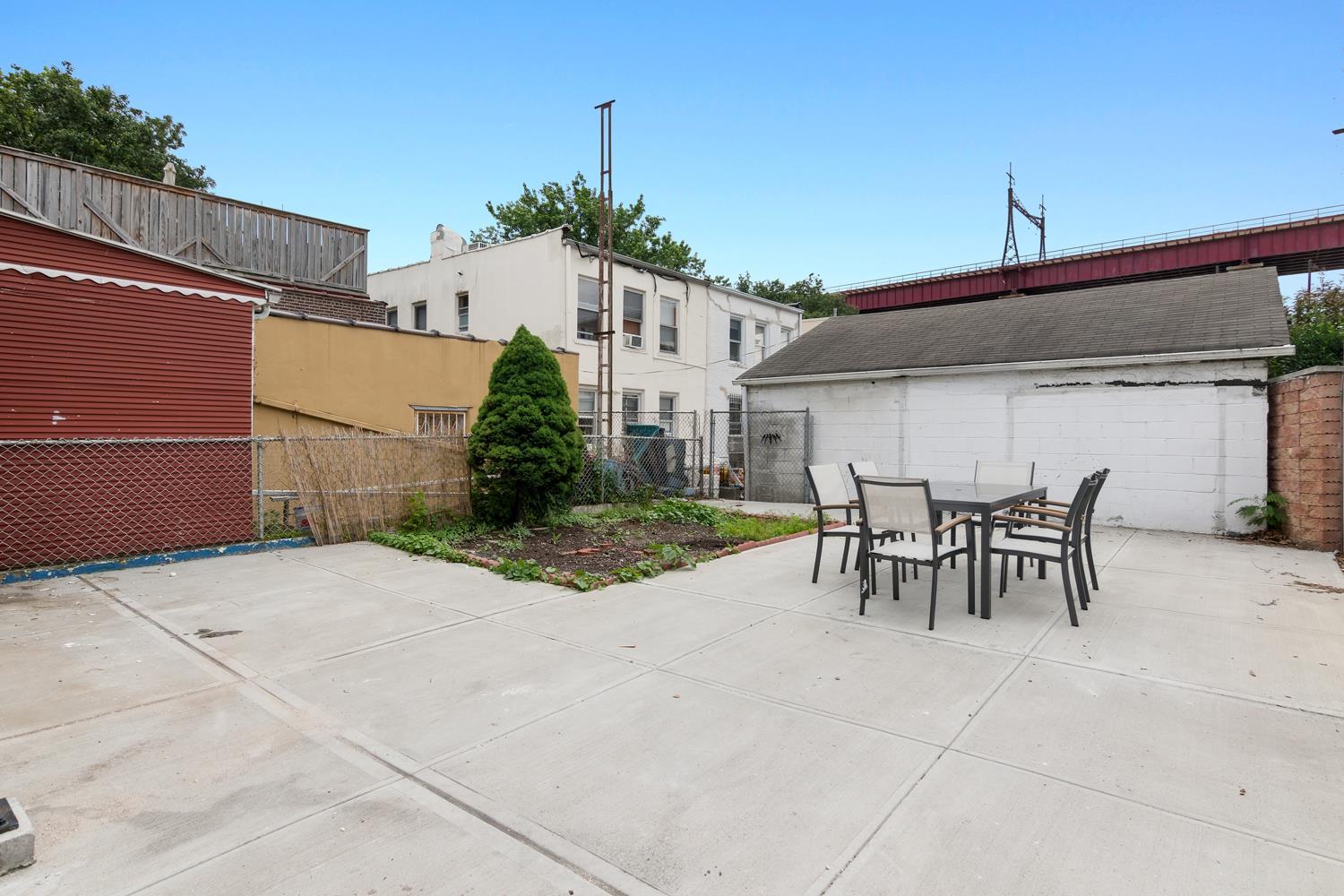 24-12 Ditmars Blvd. Building Steinway-Ditmars Queens NY 11105