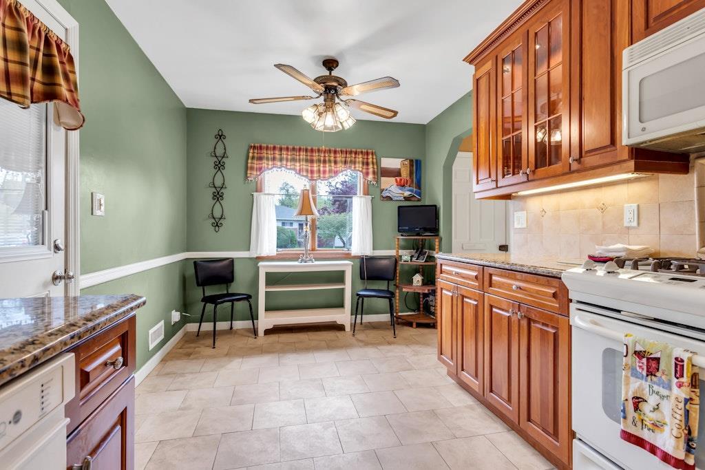 38-02 254th Street Little Neck Queens NY 11363