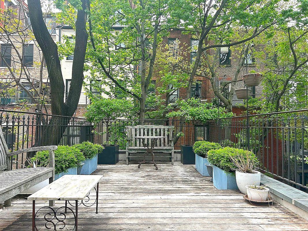 28 West 89th Street, Apt Building, New York, NY 10024